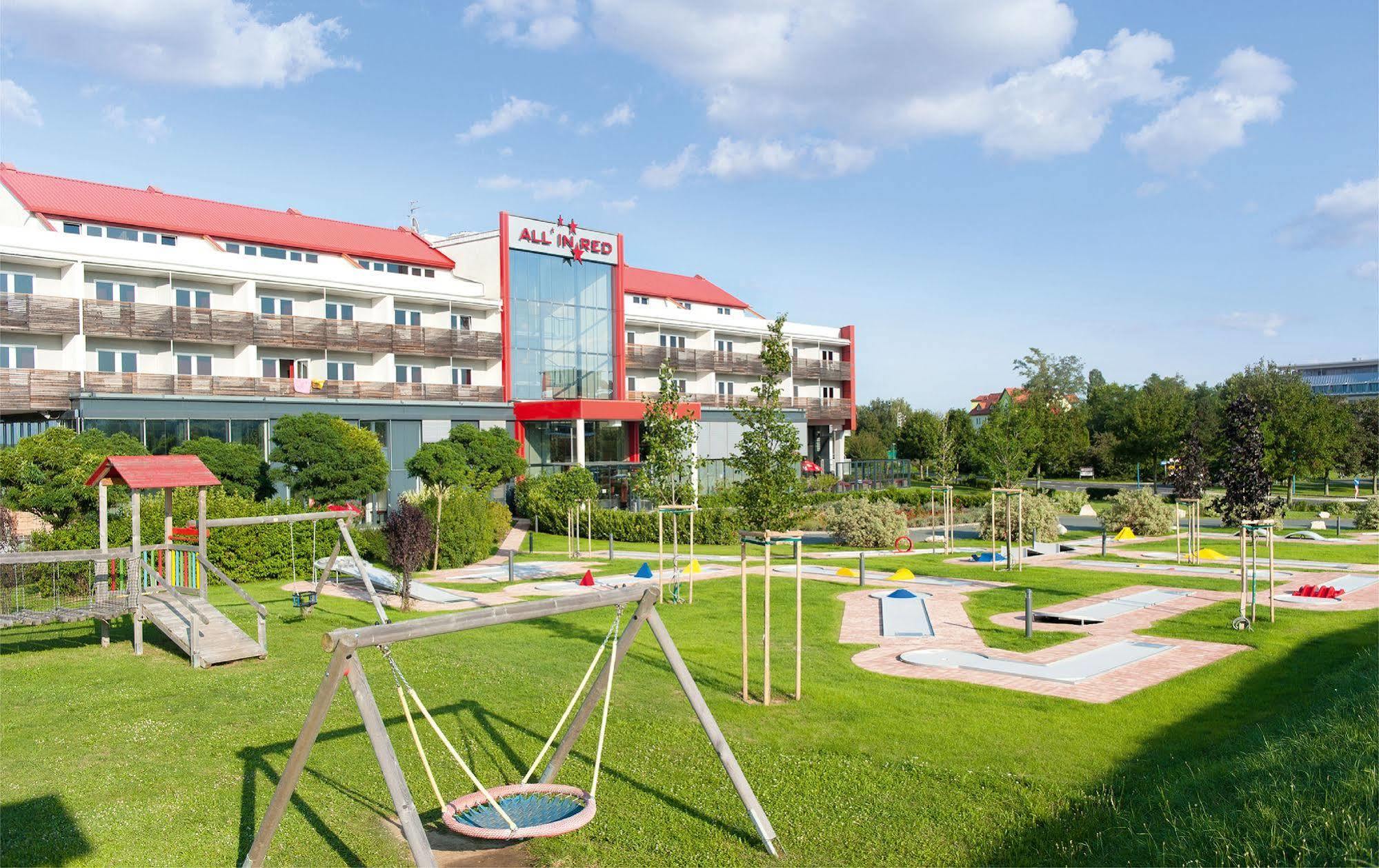 All In Red Thermenhotel Луцманнсбург Экстерьер фото